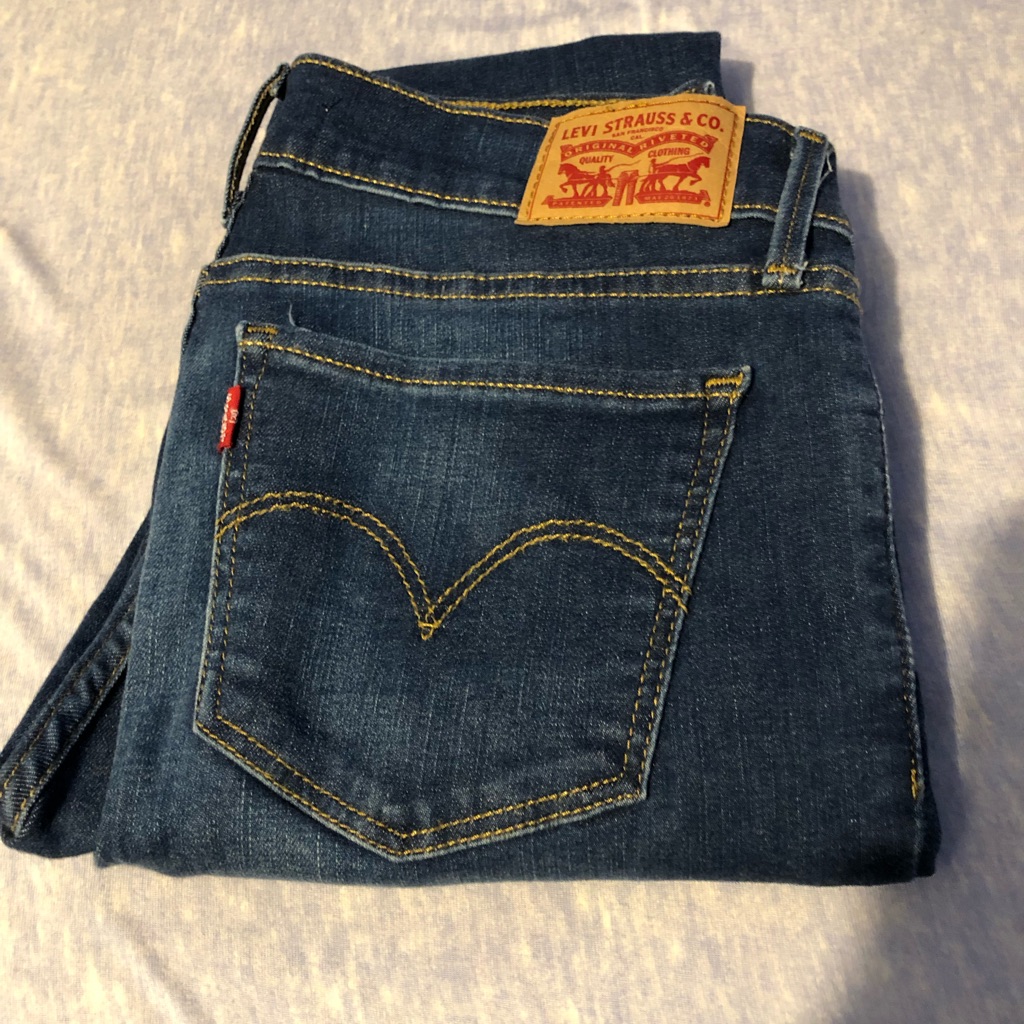 Levis 710 Jeans
